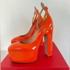 パンプス Valentino Garavani Hi Dolly Patent Leather Pumpa VALENTINO GARAVANI Hi Dolly patent-leather pumps | NET-A-PORTER